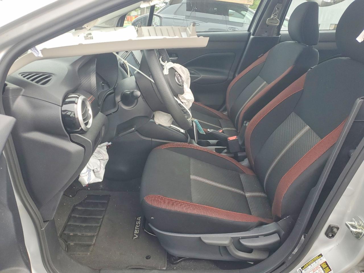2025 Nissan Versa Sr - Image 7