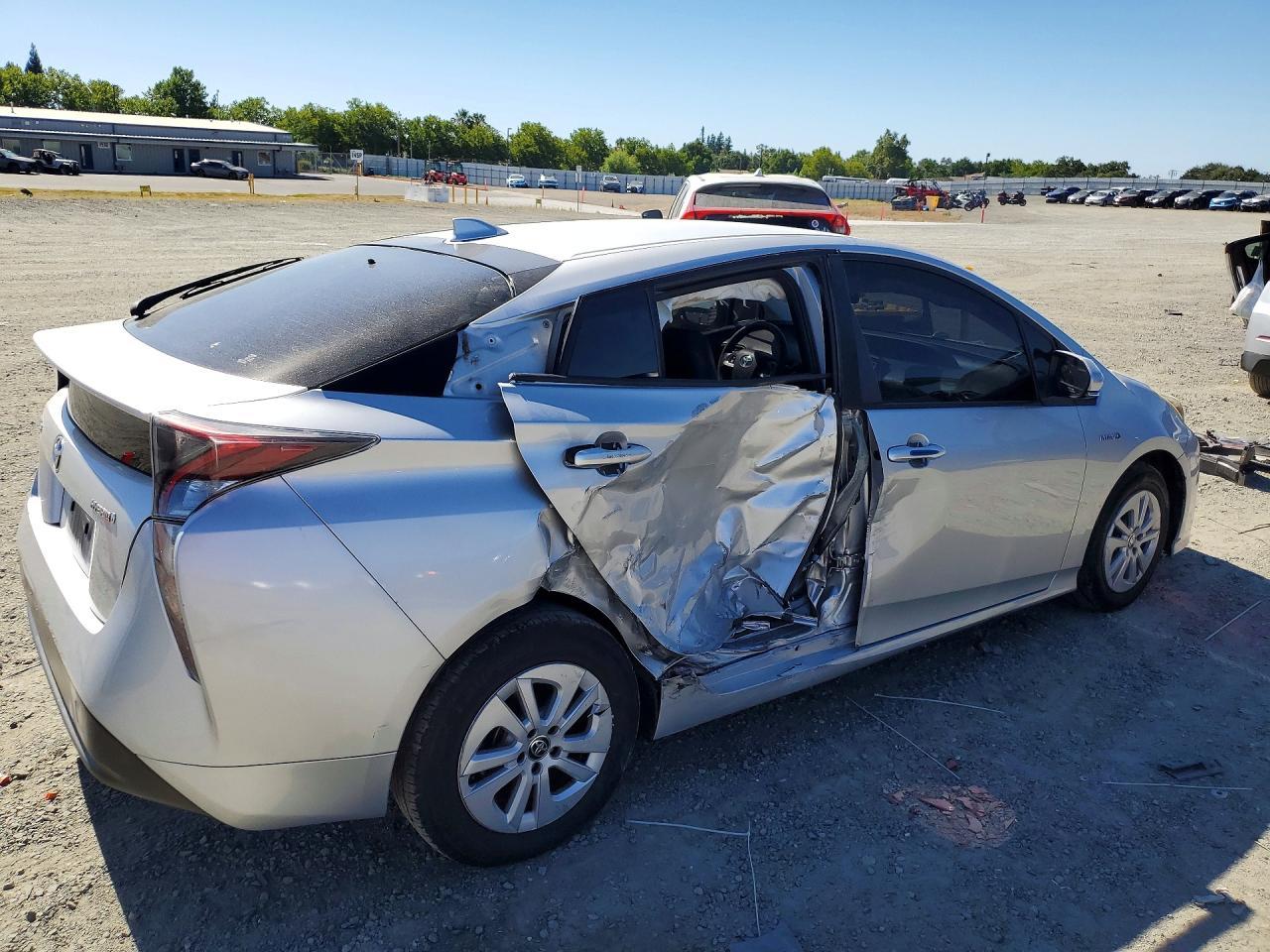 2017 Toyota Prius Two - Фото 3