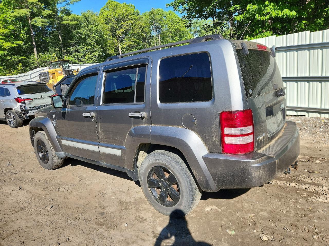 2012 Jeep Liberty Sport - Фото 2