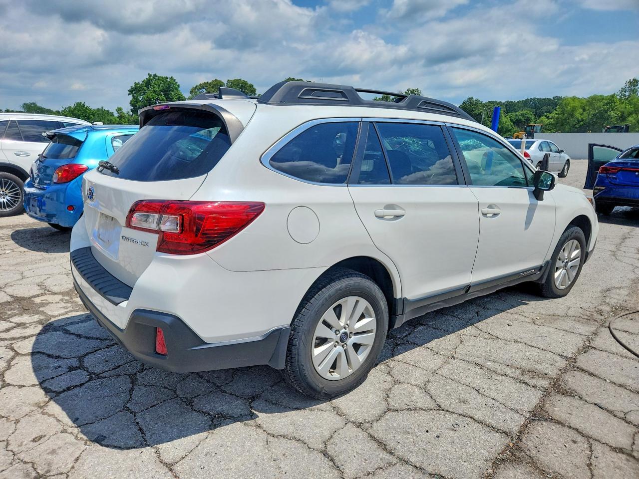 2018 Subaru Outback 2.5I Premium - Фото 3