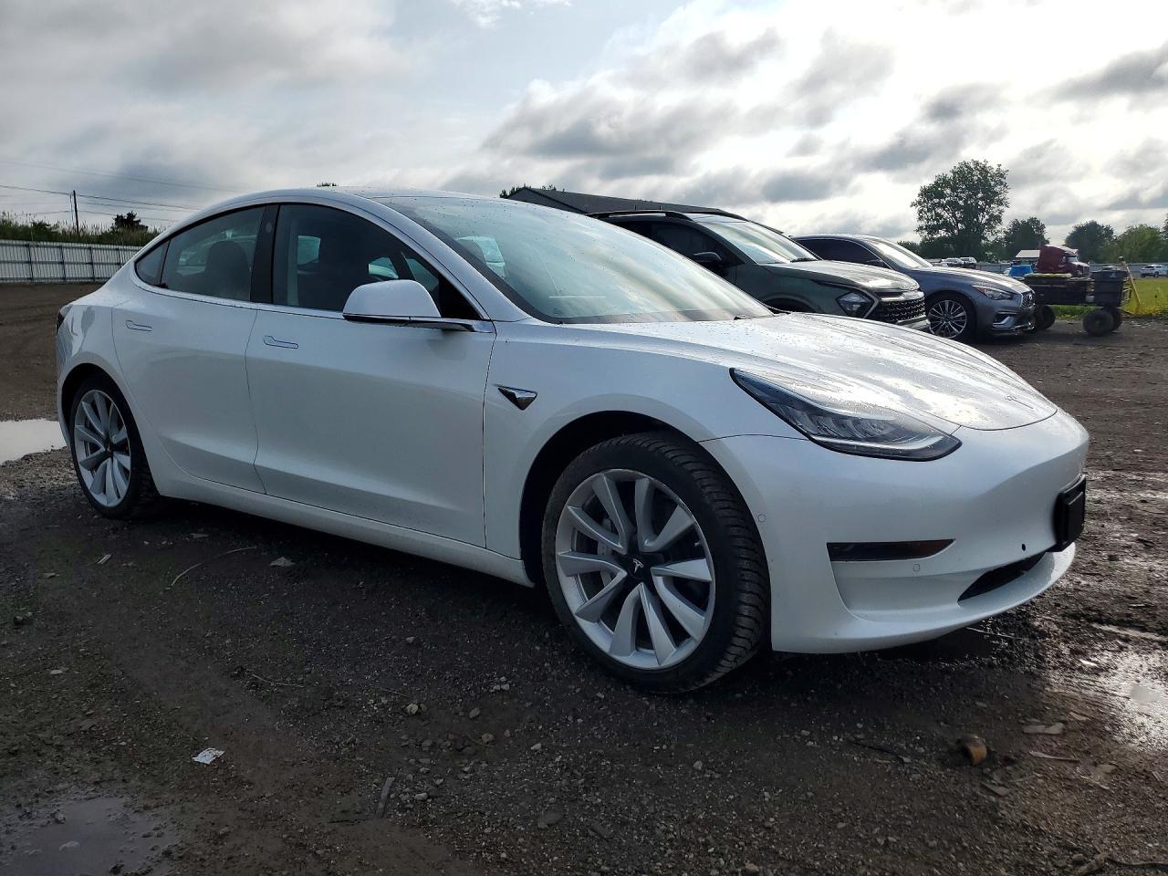 2020 Tesla Model 3 - Фото 4