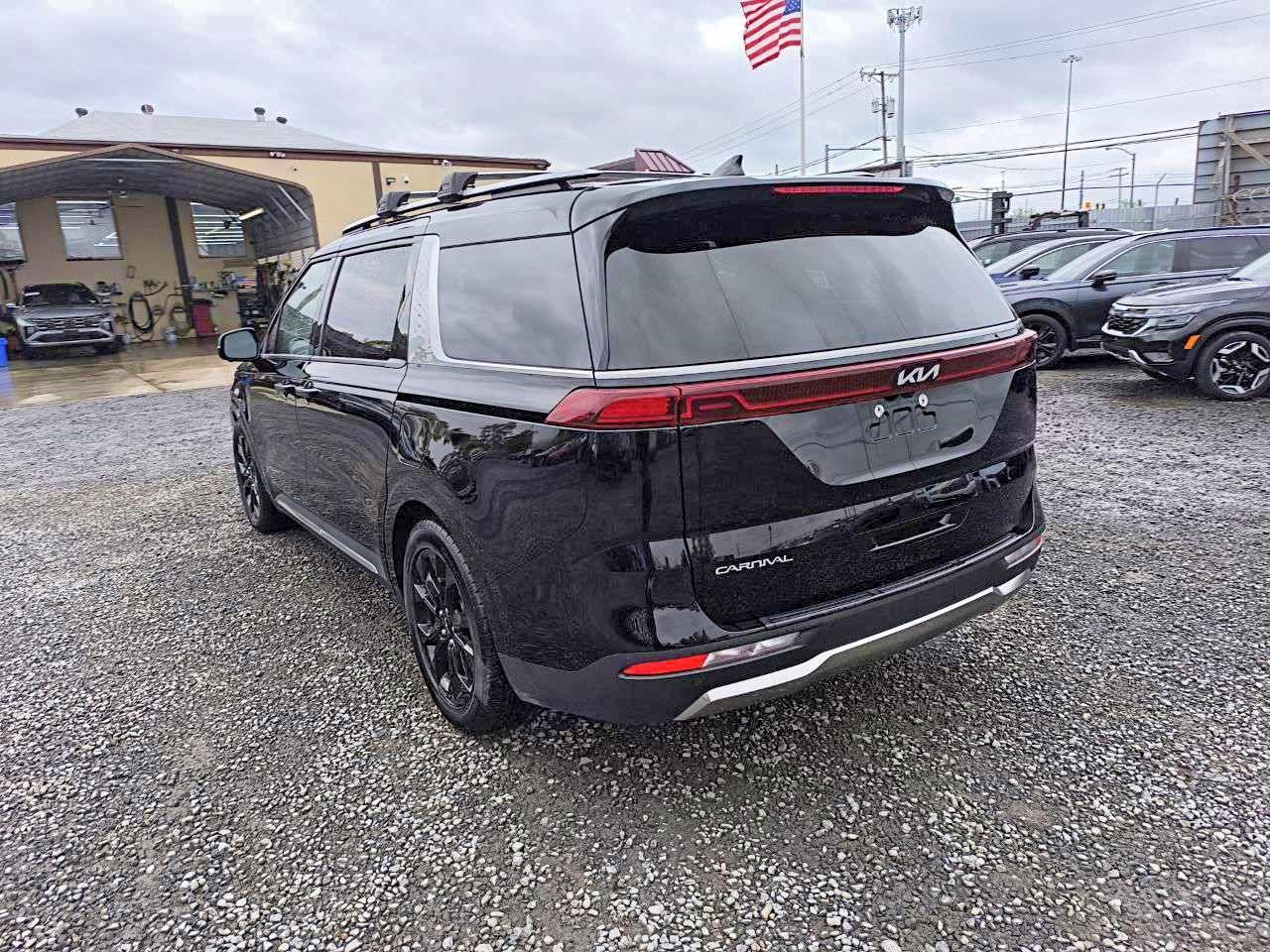 2024 Kia Carnival Sx Prestige - Фото 2