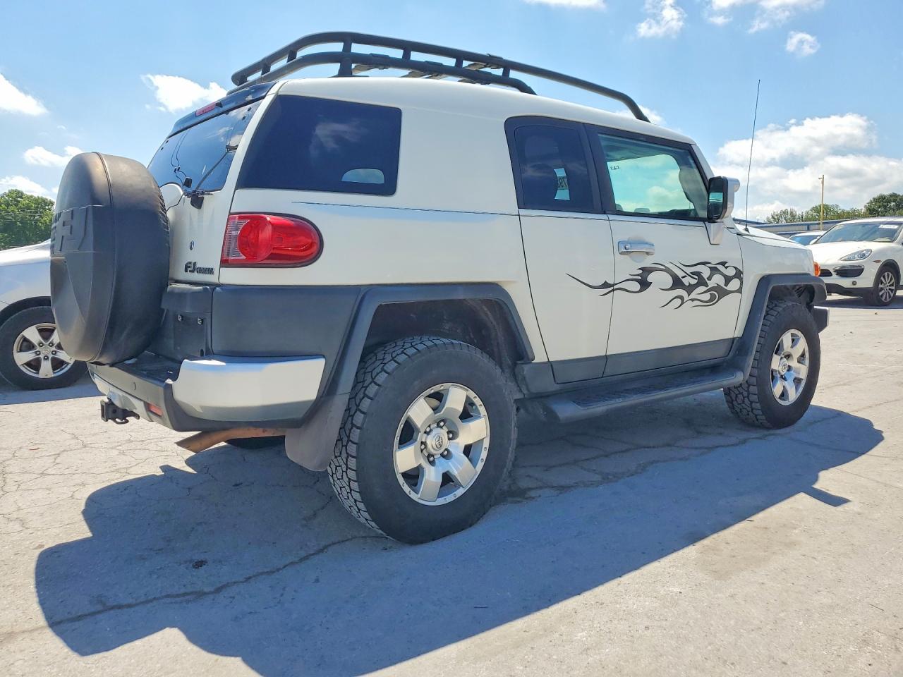 2010 Toyota Fj Cruiser Base - Image 3
