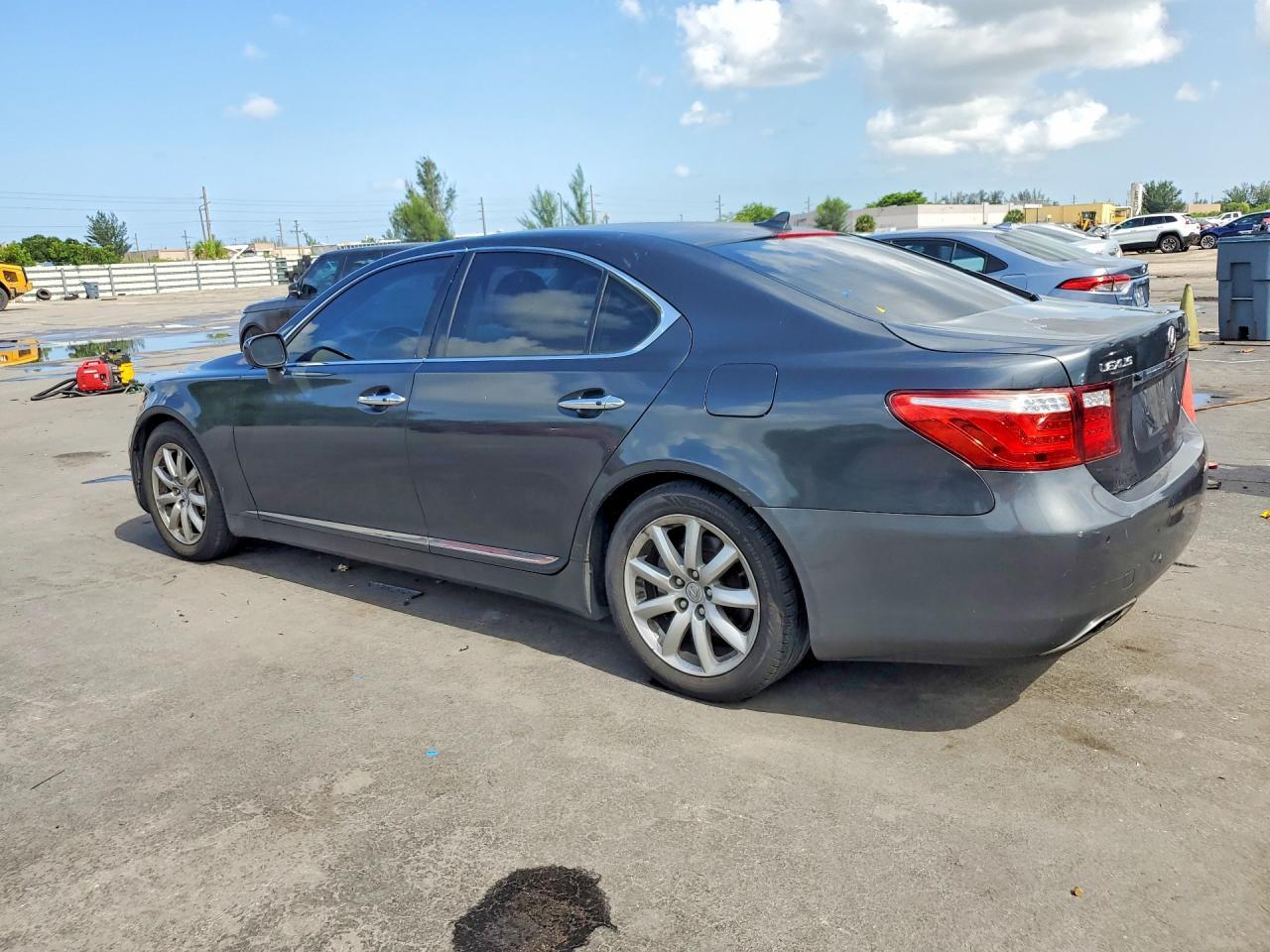 2009 Lexus Ls 460 - Image 2