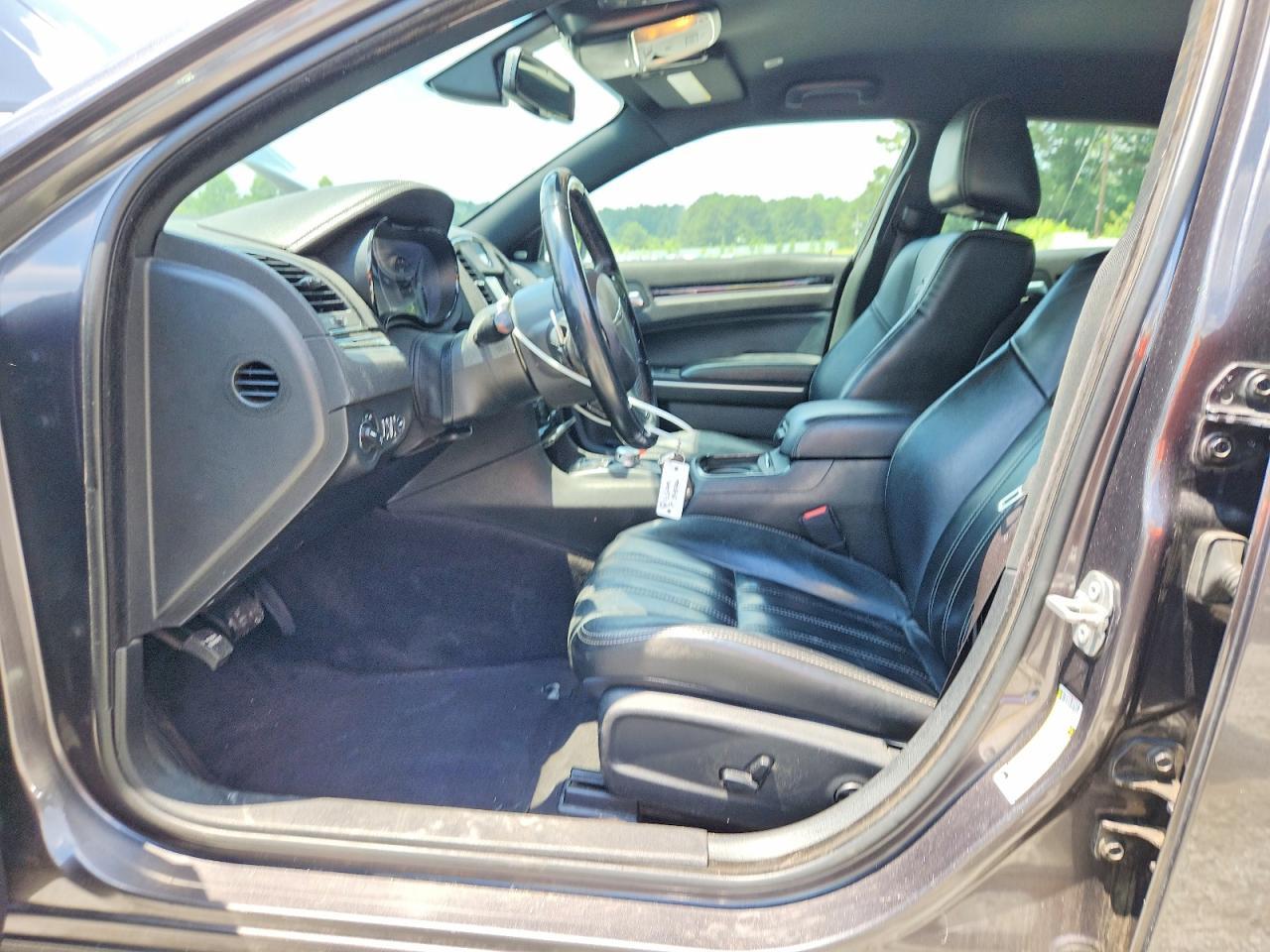 2019 Chrysler 300 S - Image 7