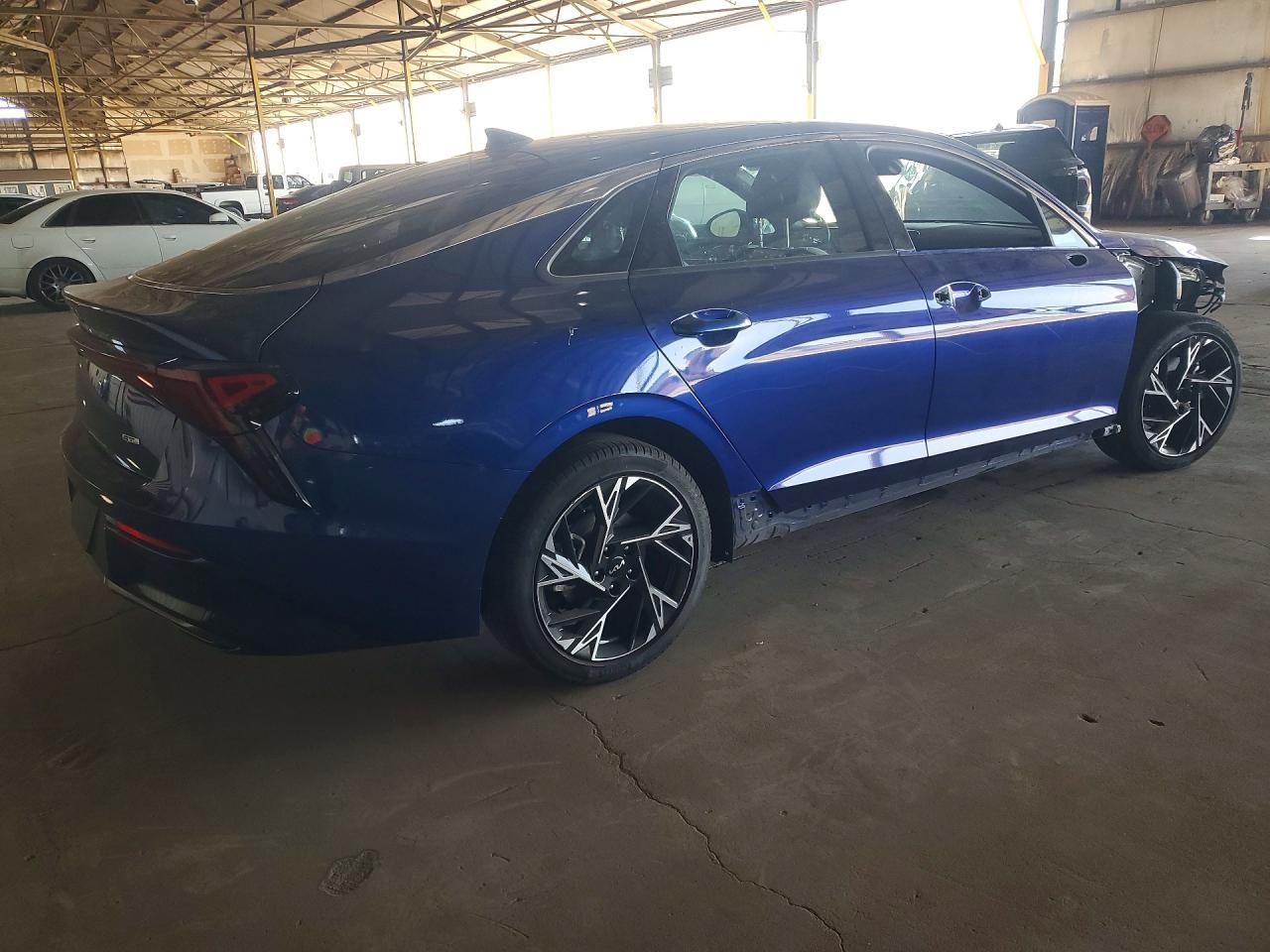 2025 Kia K5 Gt Line - Image 3