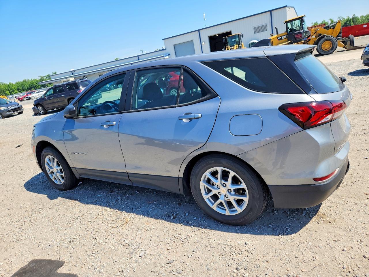 2024 Chevrolet Equinox Ls - Фото 2