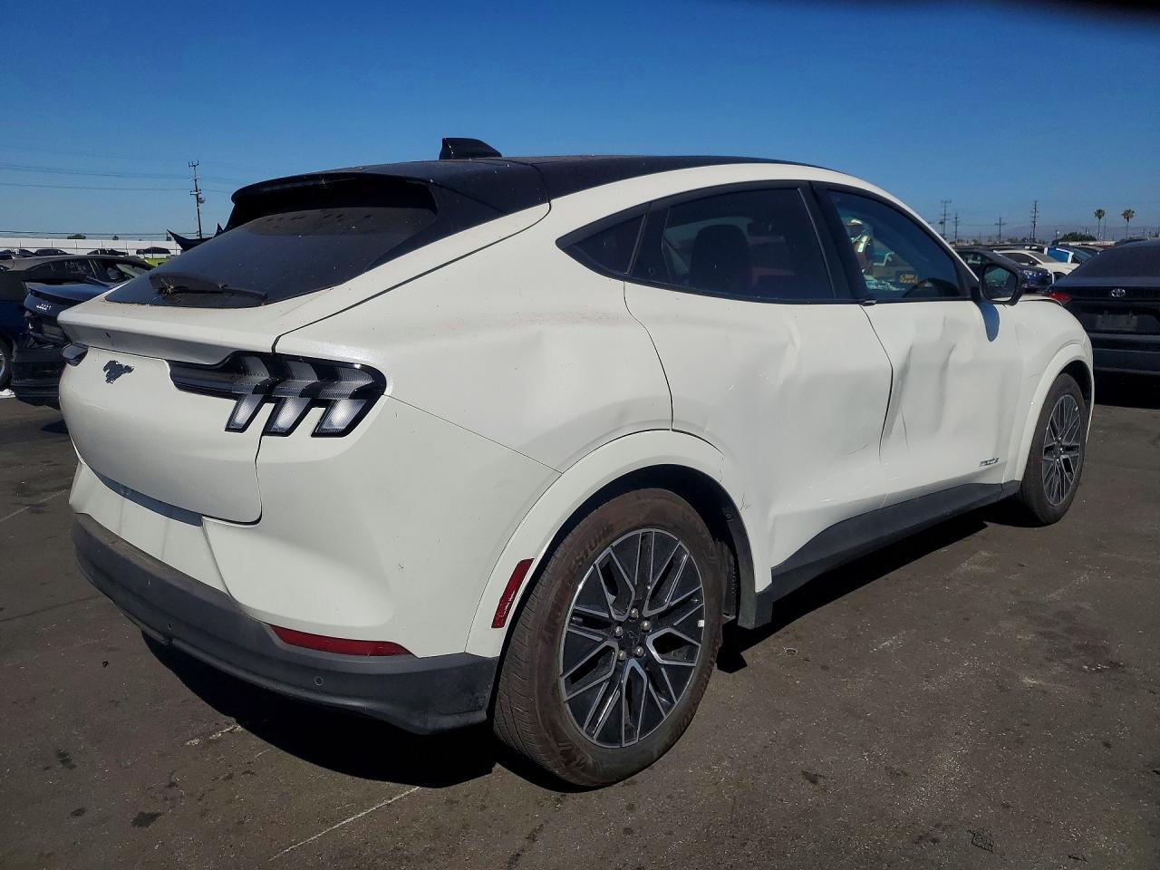 2025 Ford Mustang Mach-E Premium - Image 3