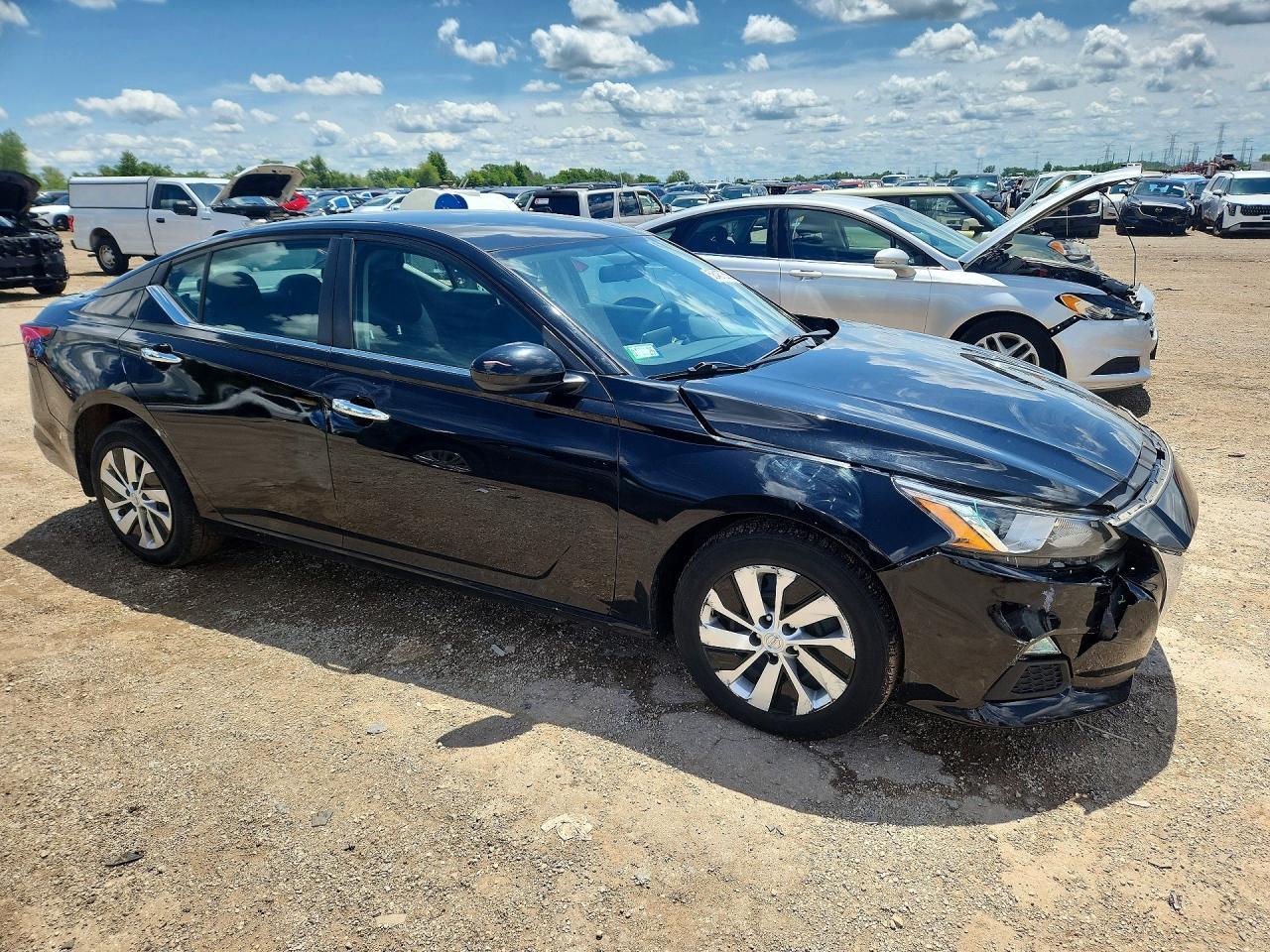 2020 Nissan Altima S - Image 4