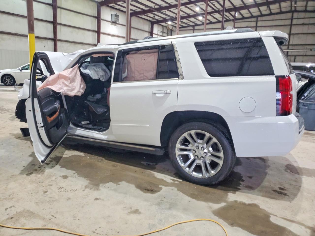 2020 Chevrolet Tahoe K1500 Premier - Фото 2