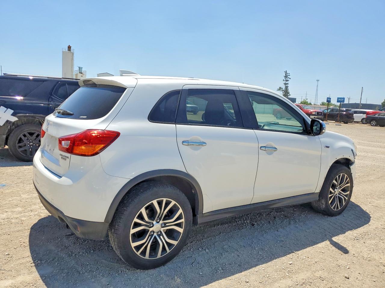 2017 Mitsubishi Outlander Sport Es - Image 3