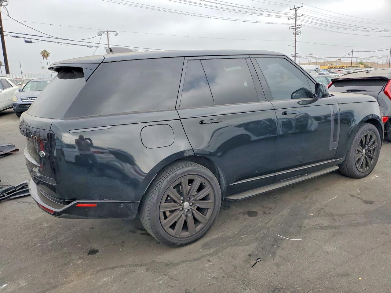 2023 Land Rover Range Rover Se - Image 3