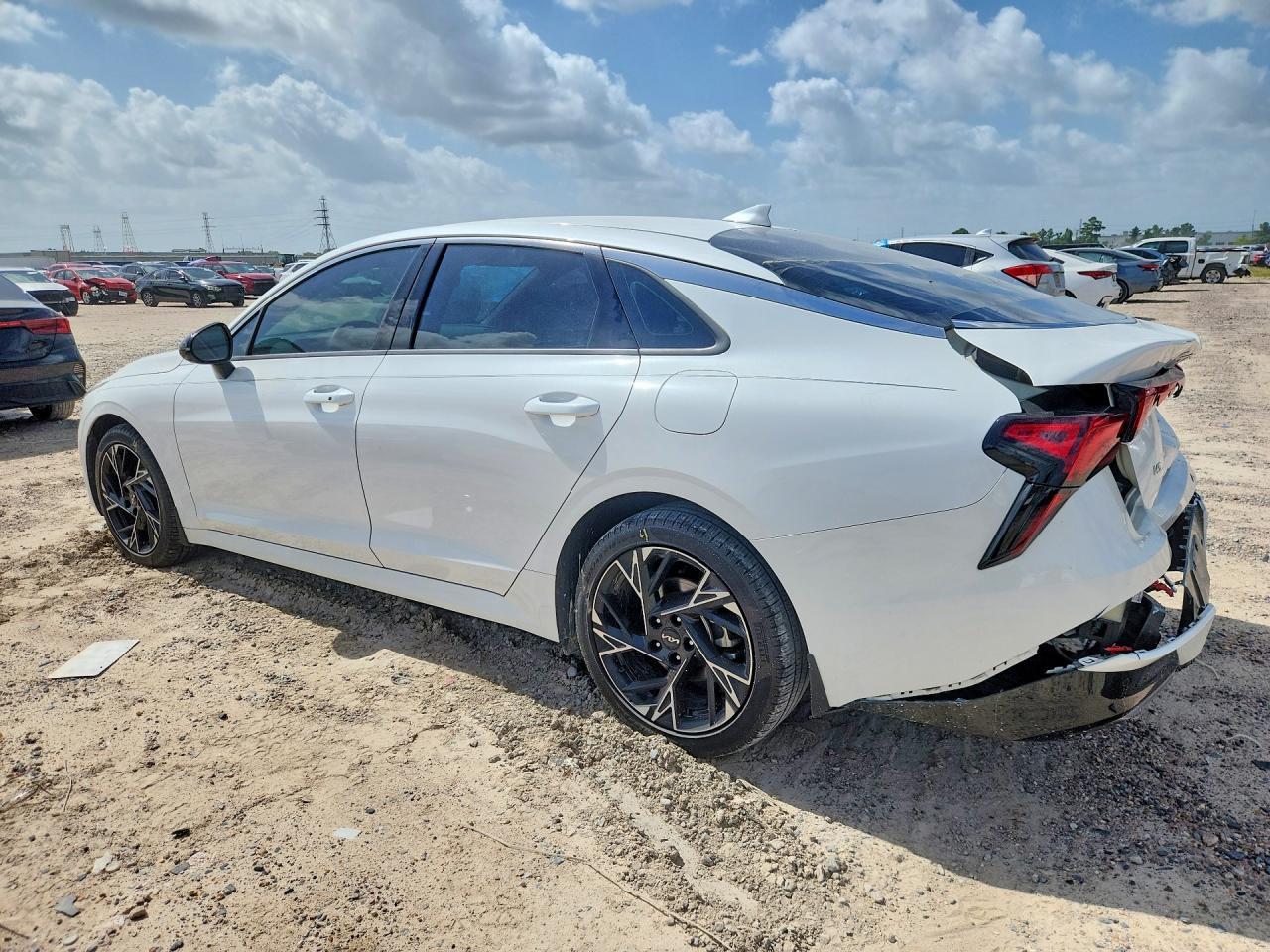 2025 Kia K5 Gt Line - Фото 2