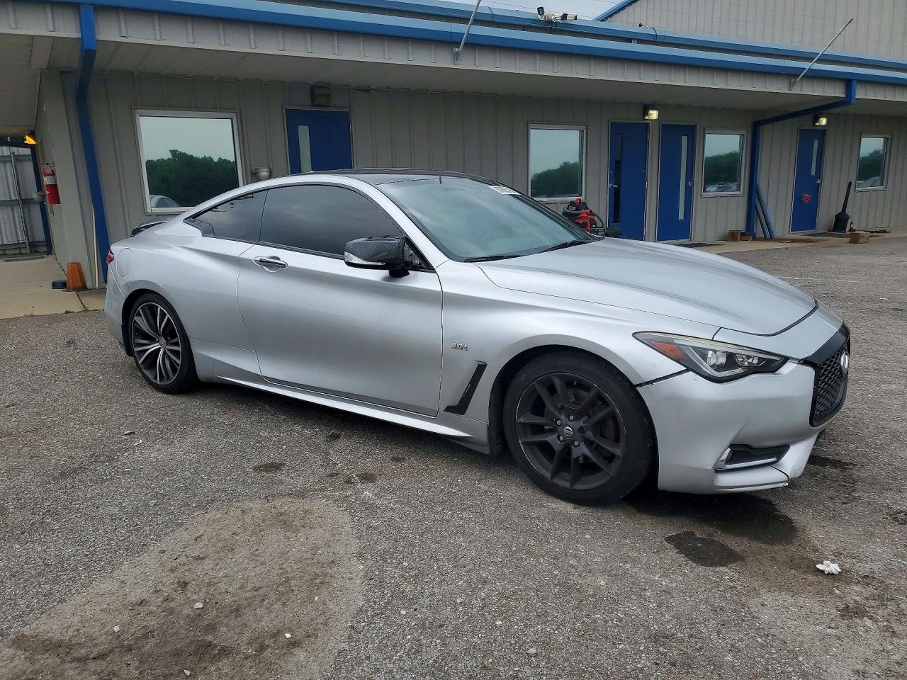 2017 Infiniti Q60 3.0T Premium - Image 4