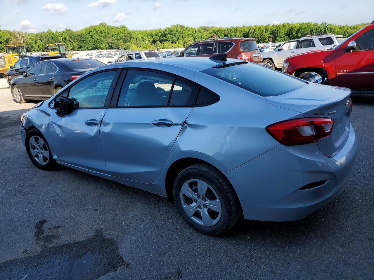 2018 Chevrolet Cruze Ls - Фото 2