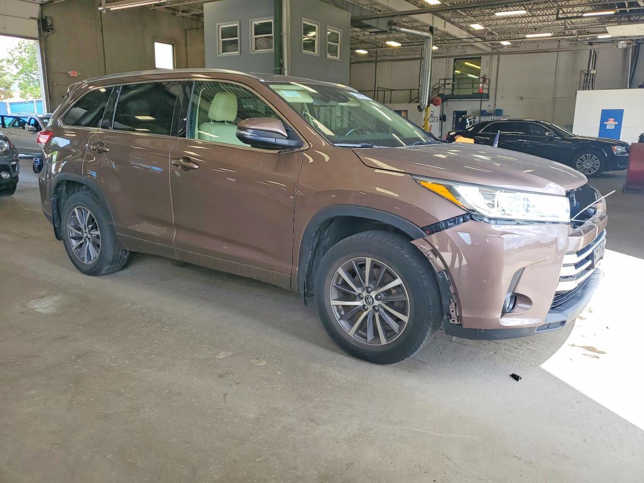 2017 Toyota Highlander Xle - Фото 4