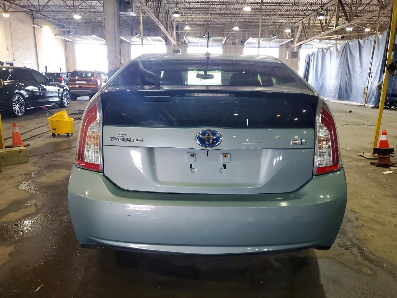 2012 Toyota Prius Two - Фото 6