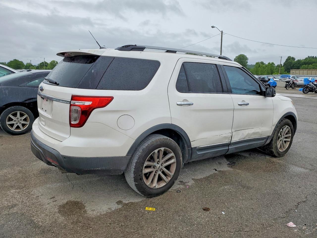 2012 Ford Explorer Xlt - Image 3