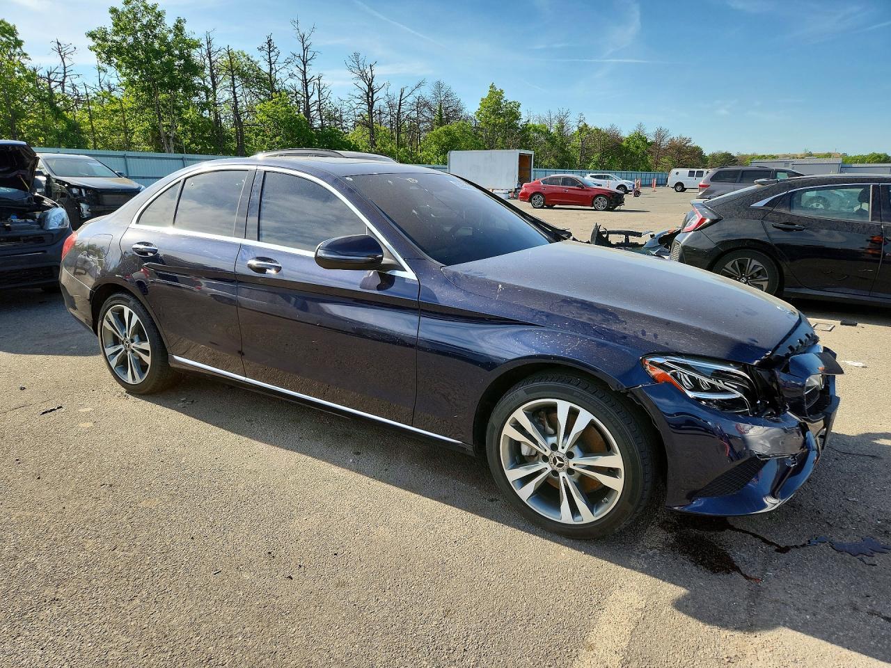 2021 Mercedes-Benz C 300 4Matic - Фото 4