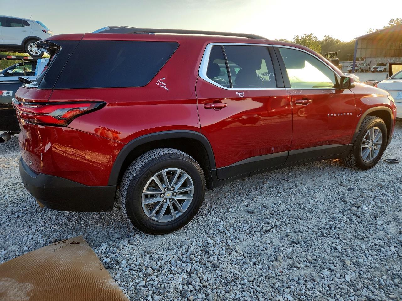 2022 Chevrolet Traverse Lt - Фото 3