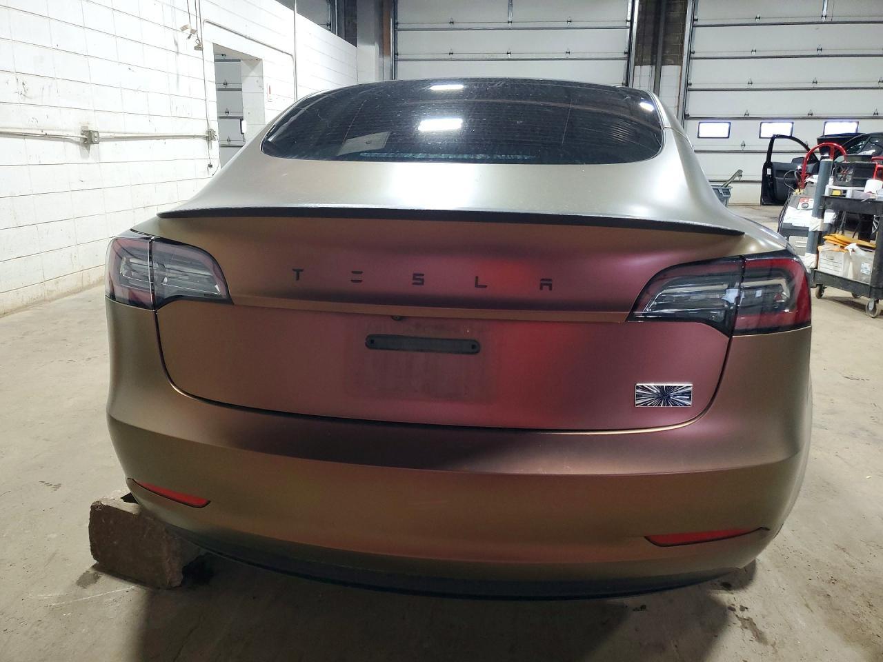 2021 Tesla Model 3 - Фото 6