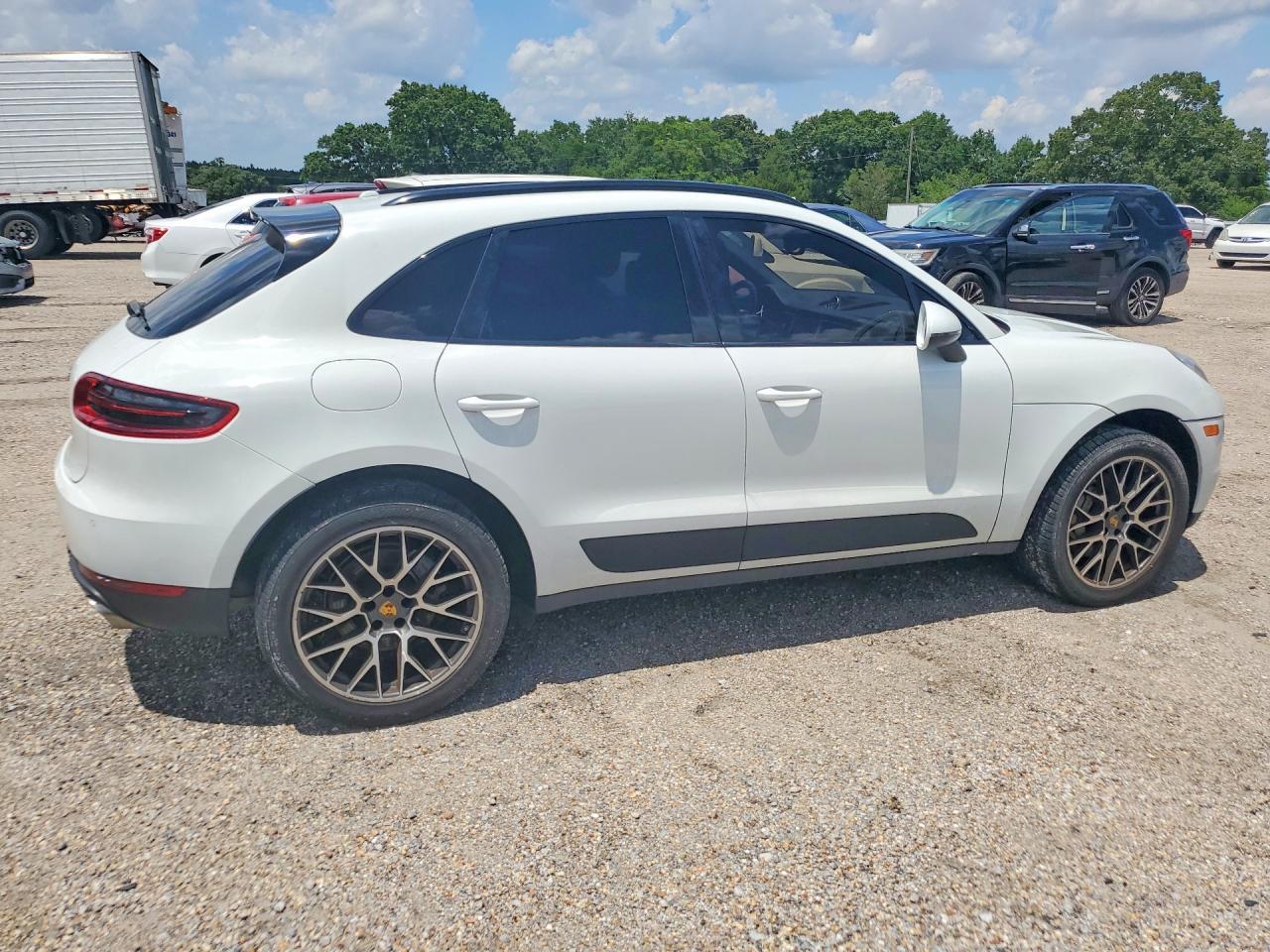 2018 Porsche Macan S - Image 3
