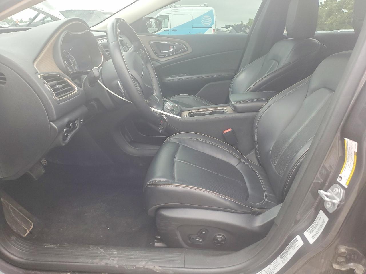 2015 Chrysler 200 C - Фото 7