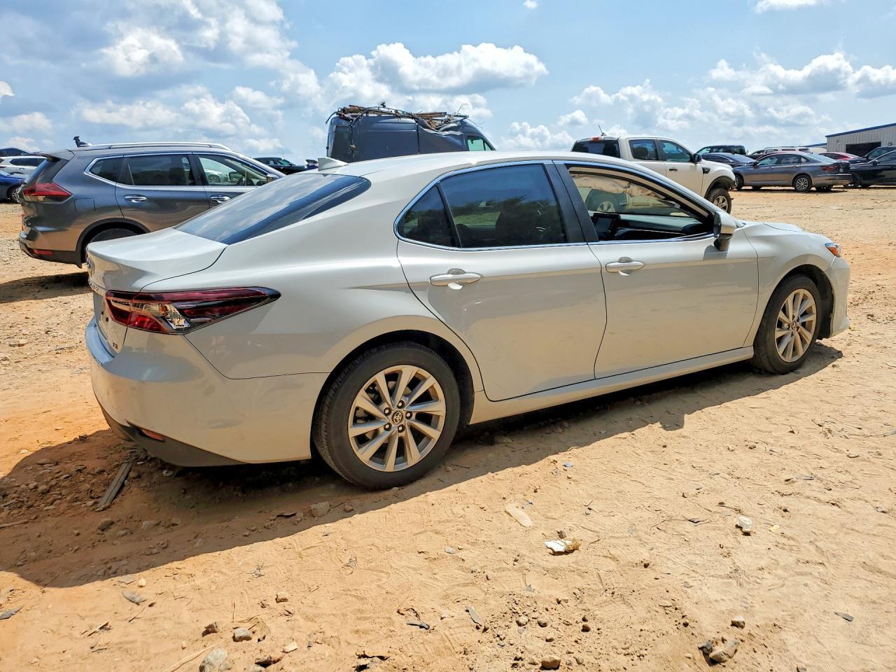 2024 Toyota Camry Le - Image 3