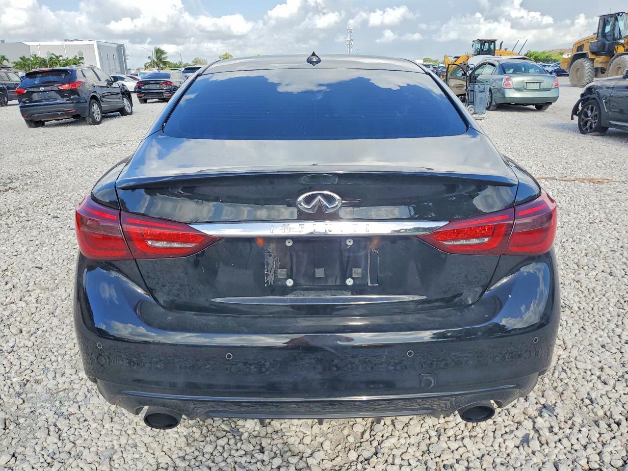 2018 Infiniti Q50 3.0T Luxe - Фото 6