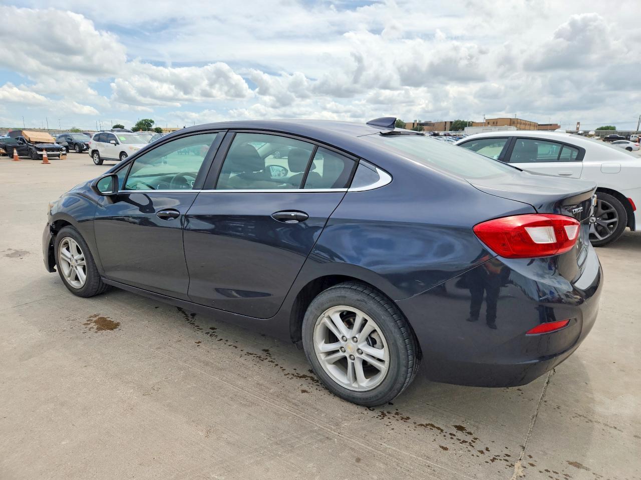 2016 Chevrolet Cruze Lt - Image 2