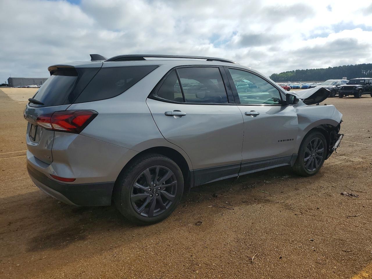 2024 Chevrolet Equinox Rs - Image 3