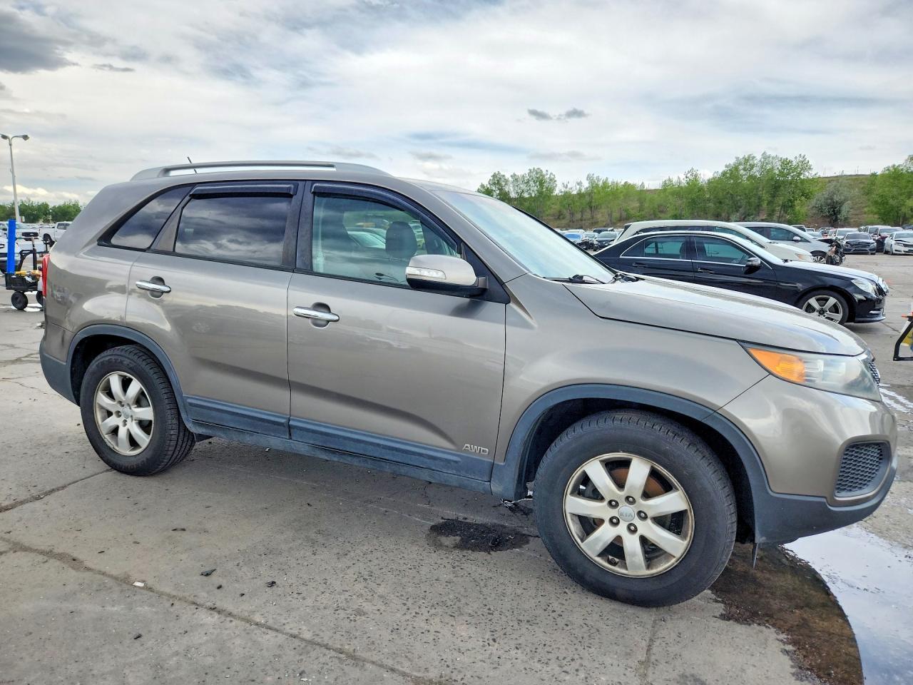 2013 Kia Sorento Lx - Image 4