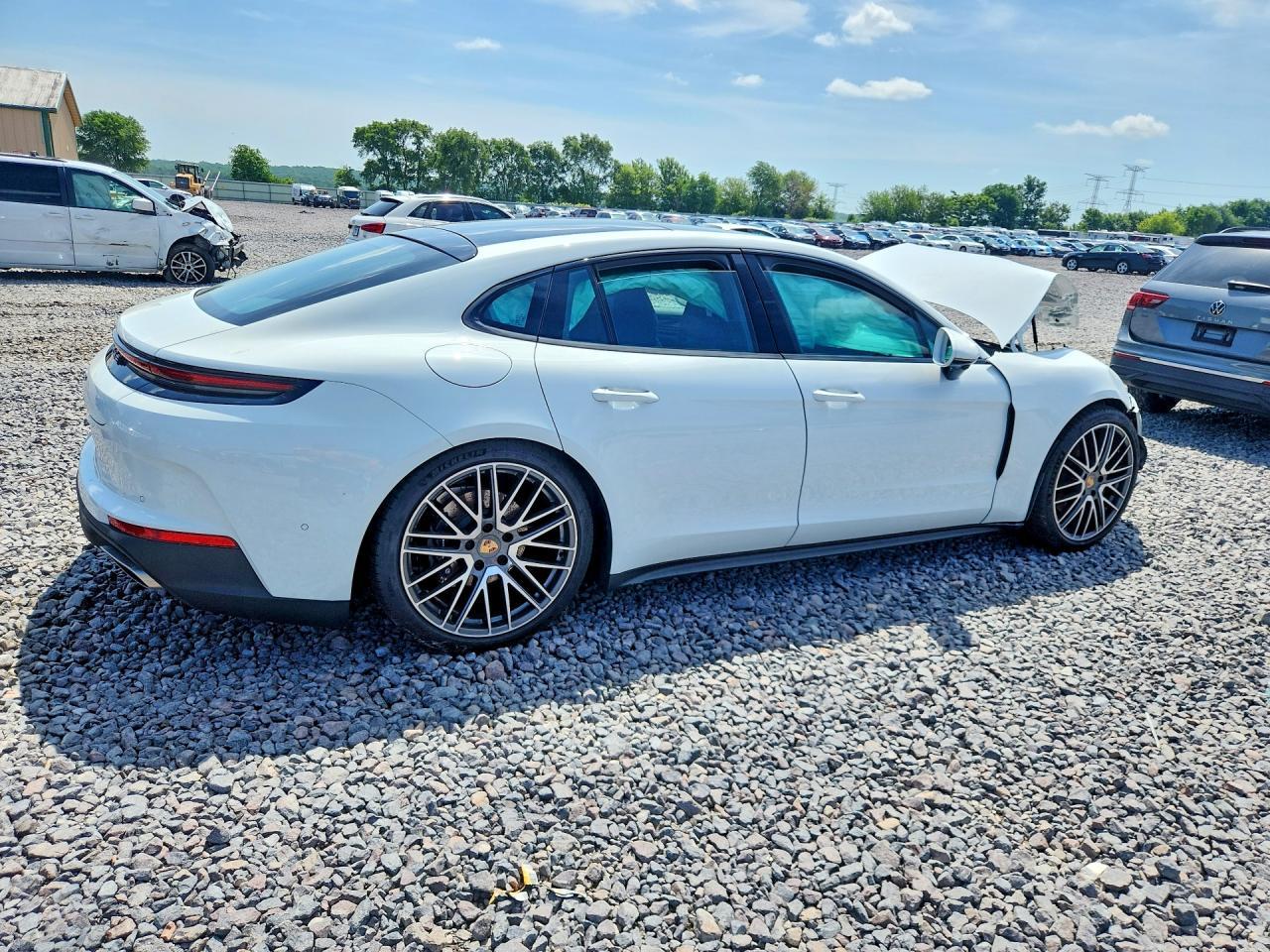 2025 Porsche Panamera Base - Image 3