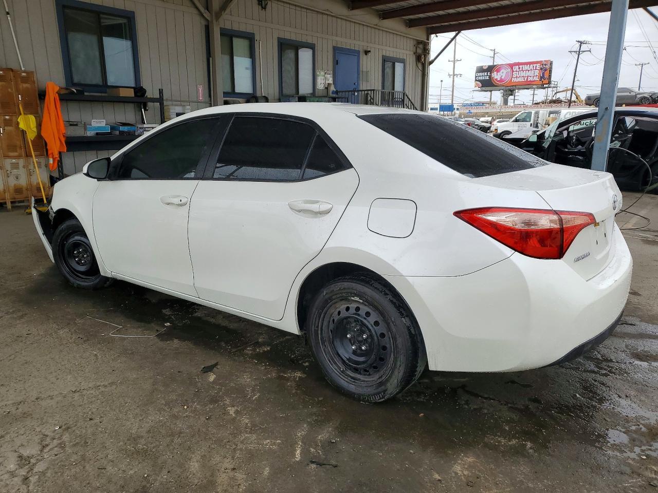 2017 Toyota Corolla Le - Фото 2