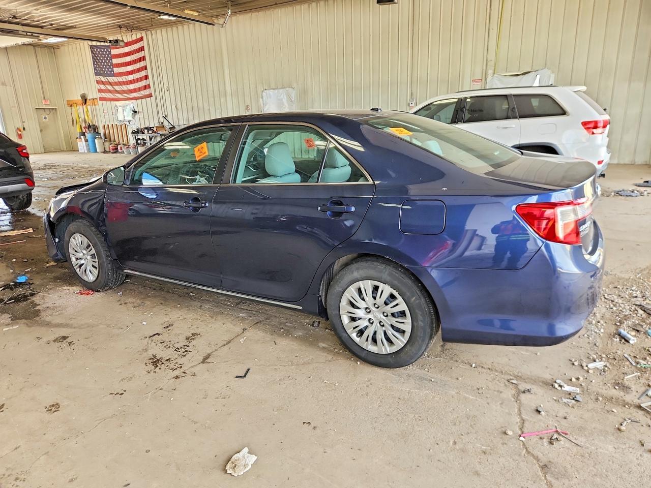 2014 Toyota Camry Le - Image 2