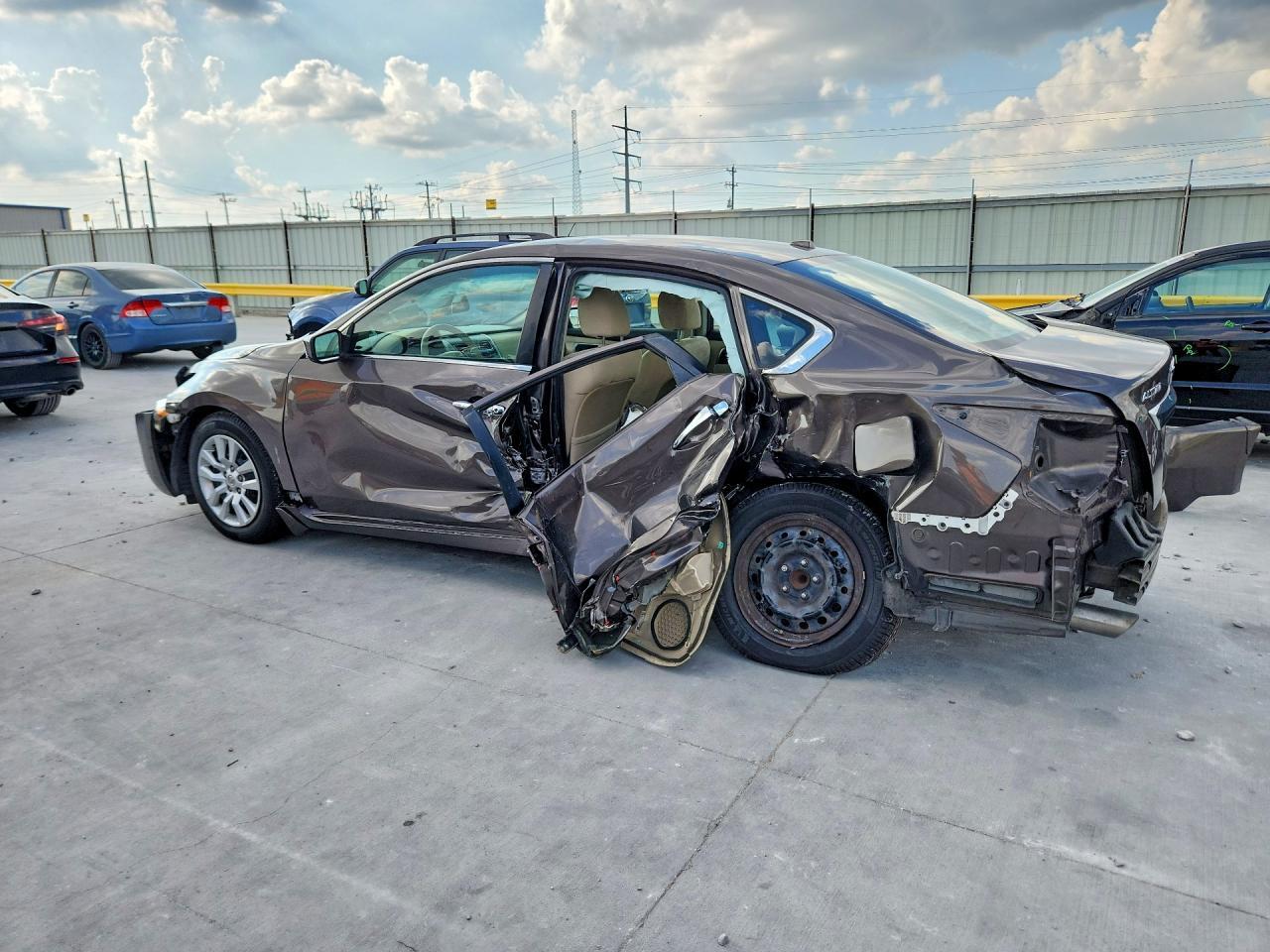 2015 Nissan Altima 2.5 S - Фото 2