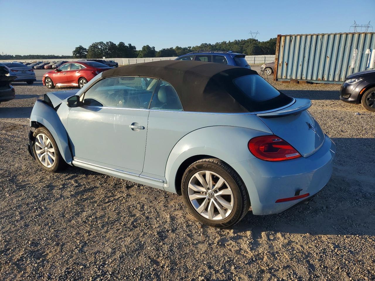 2014 Volkswagen Beetle - Фото 2