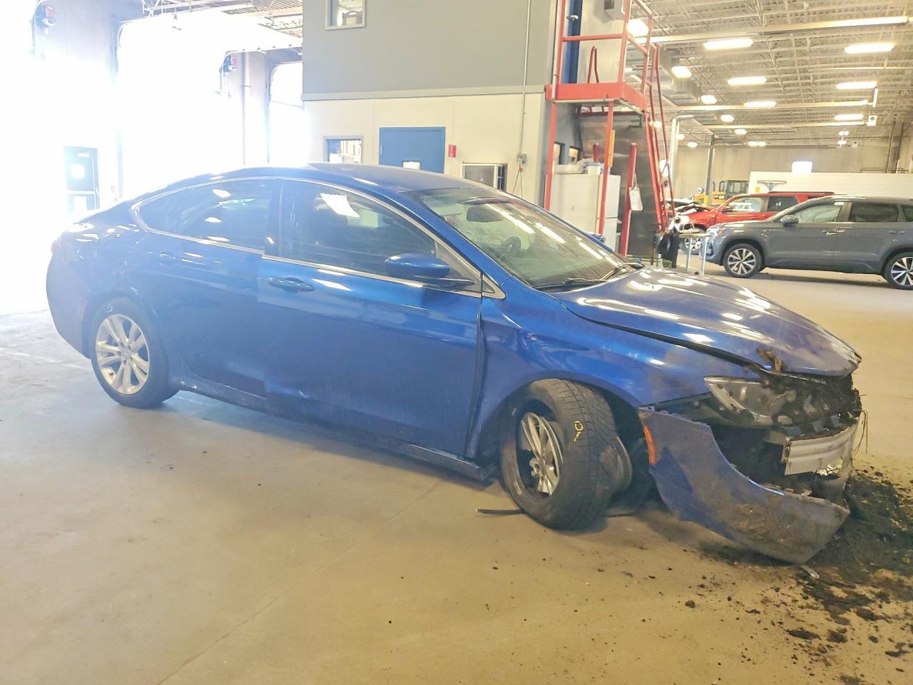 2016 Chrysler 200 Limited - Фото 4
