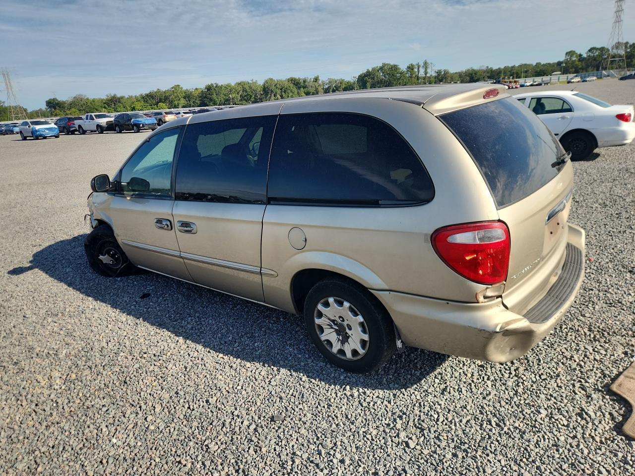 2001 Chrysler Town & Country Lx - Image 2