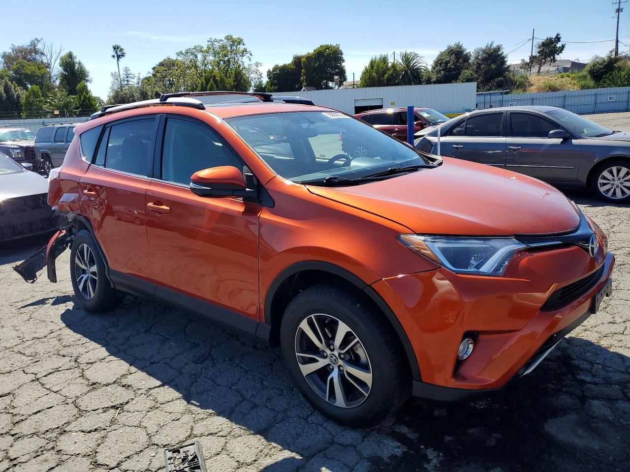 2016 Toyota Rav4 Xle - Image 4
