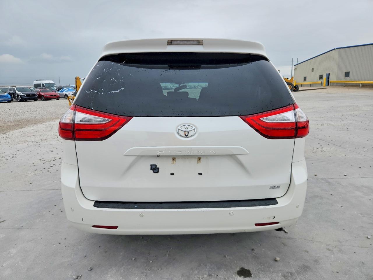 2015 Toyota Sienna Xle Premium 8-Passenger - Фото 6