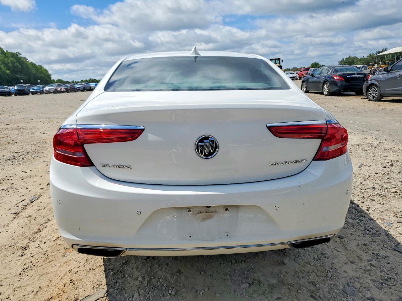 2017 Buick Lacrosse Essence - Image 6