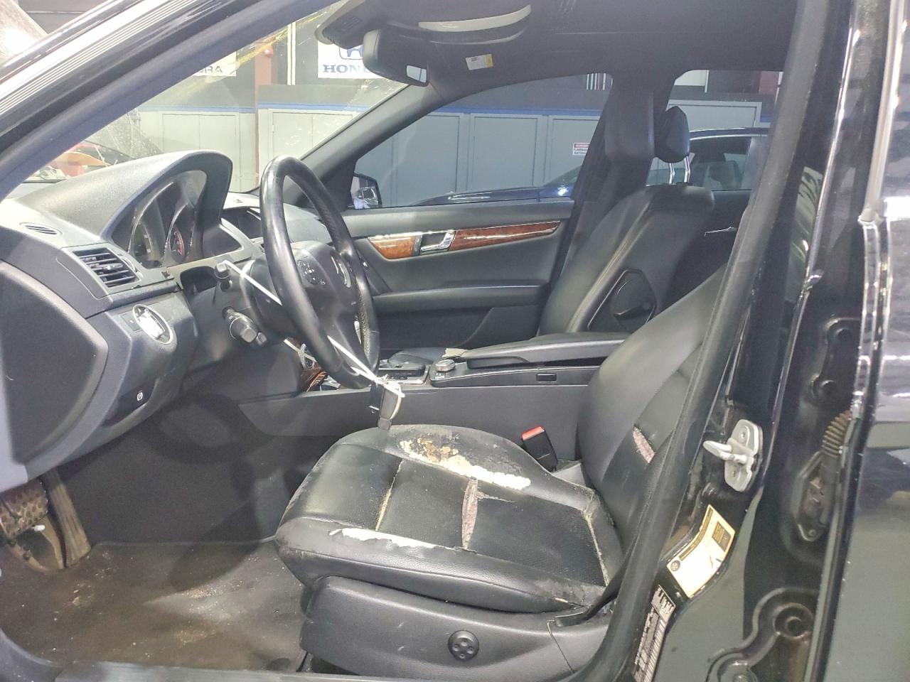 2011 Mercedes-Benz C 300 4Matic - Image 7