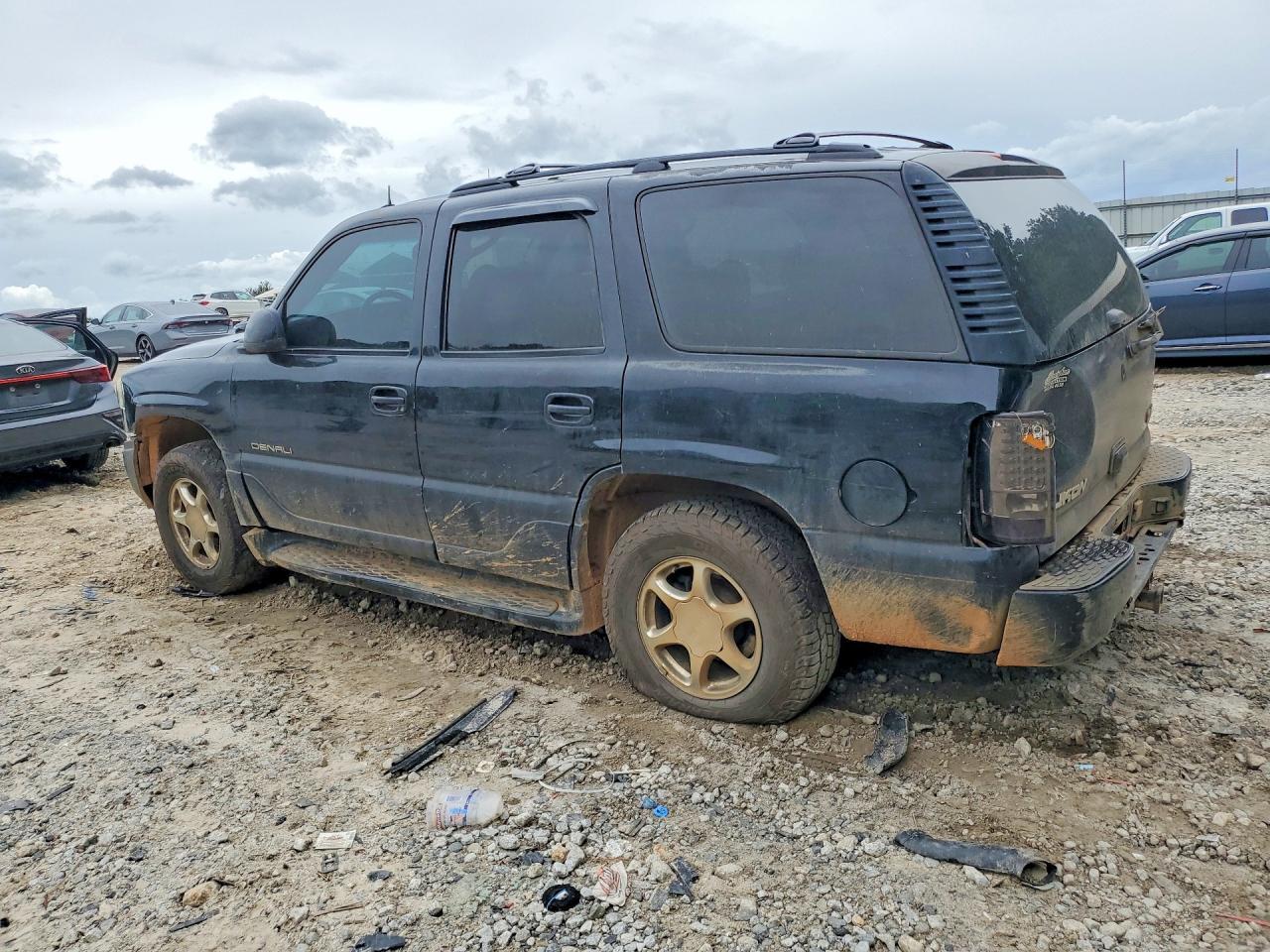 2002 GMC Denali - Image 2