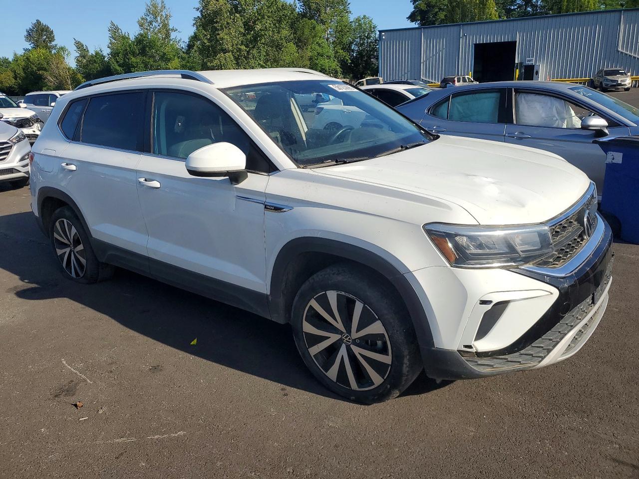2022 Volkswagen Taos Se - Фото 4