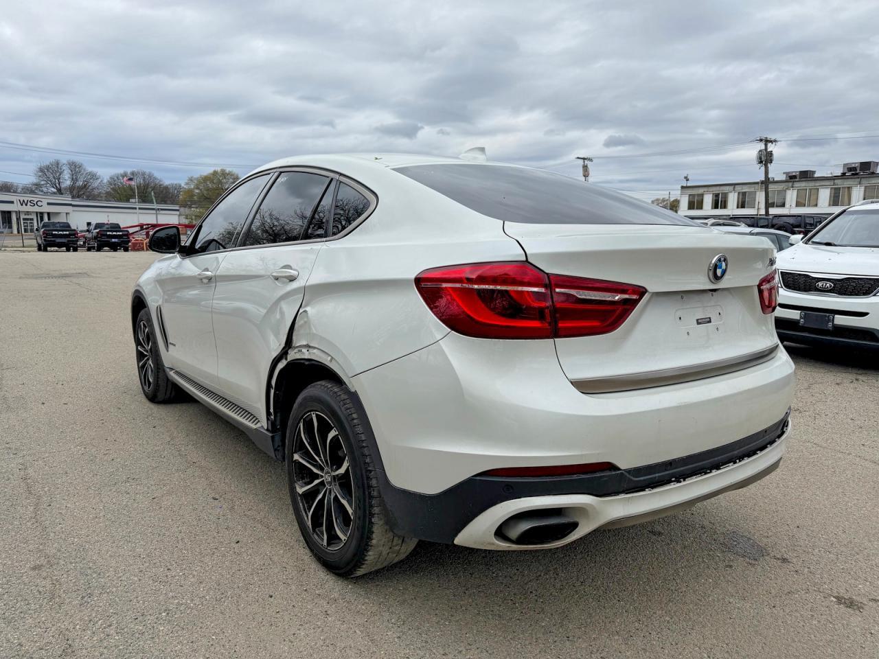 2017 BMW X6 xDrive50I - Фото 3