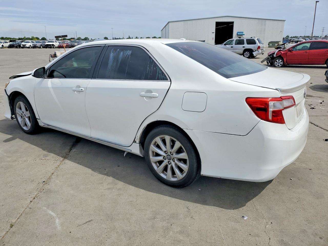 2014 Toyota Camry Se - Фото 2