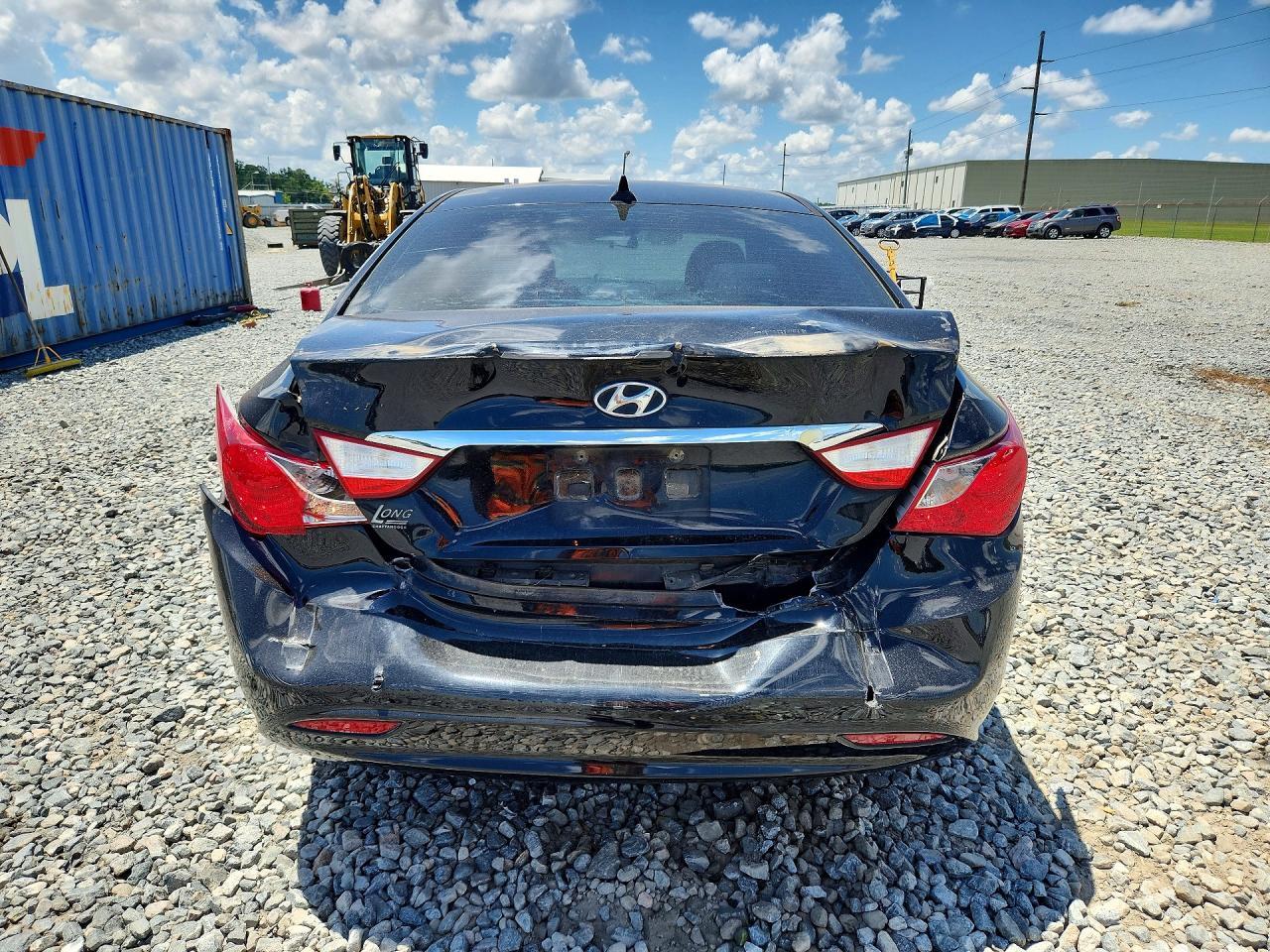 2011 Hyundai Sonata Gls - Image 6