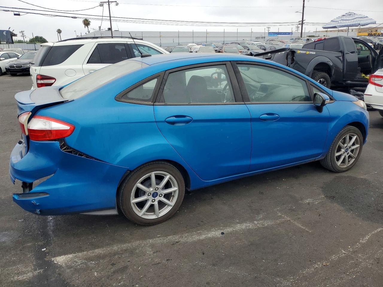 2015 Ford Fiesta Se - Image 3