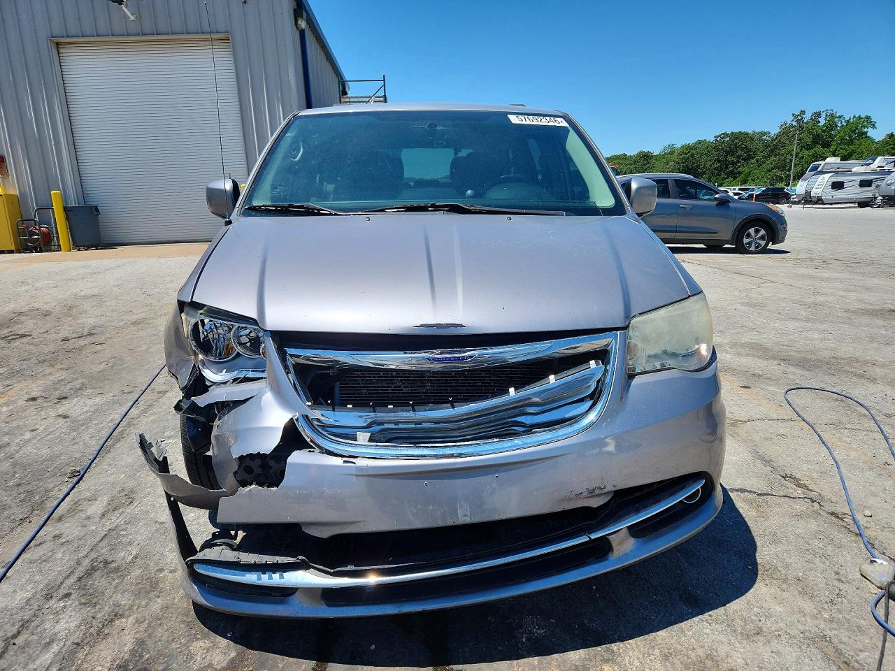 2016 Chrysler Town & Country Touring - Фото 5